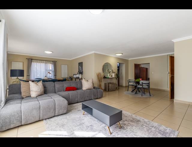 3 BEDROOM HOUSE FOR SALE IN CRAIGAVON